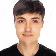 Estudiante del doble grado en Farmacia y nutrición grupo inglés de la Universitat de València, con el FIRST Certificate de Cambridge, conocimientos nativos en Inglés, Catalán y Castellano. Experto en conectar con niños de 10-16 años. Compresible y empátic